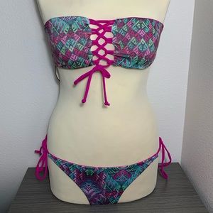 Kona Moon Haley Set, Reversible geometric/pink